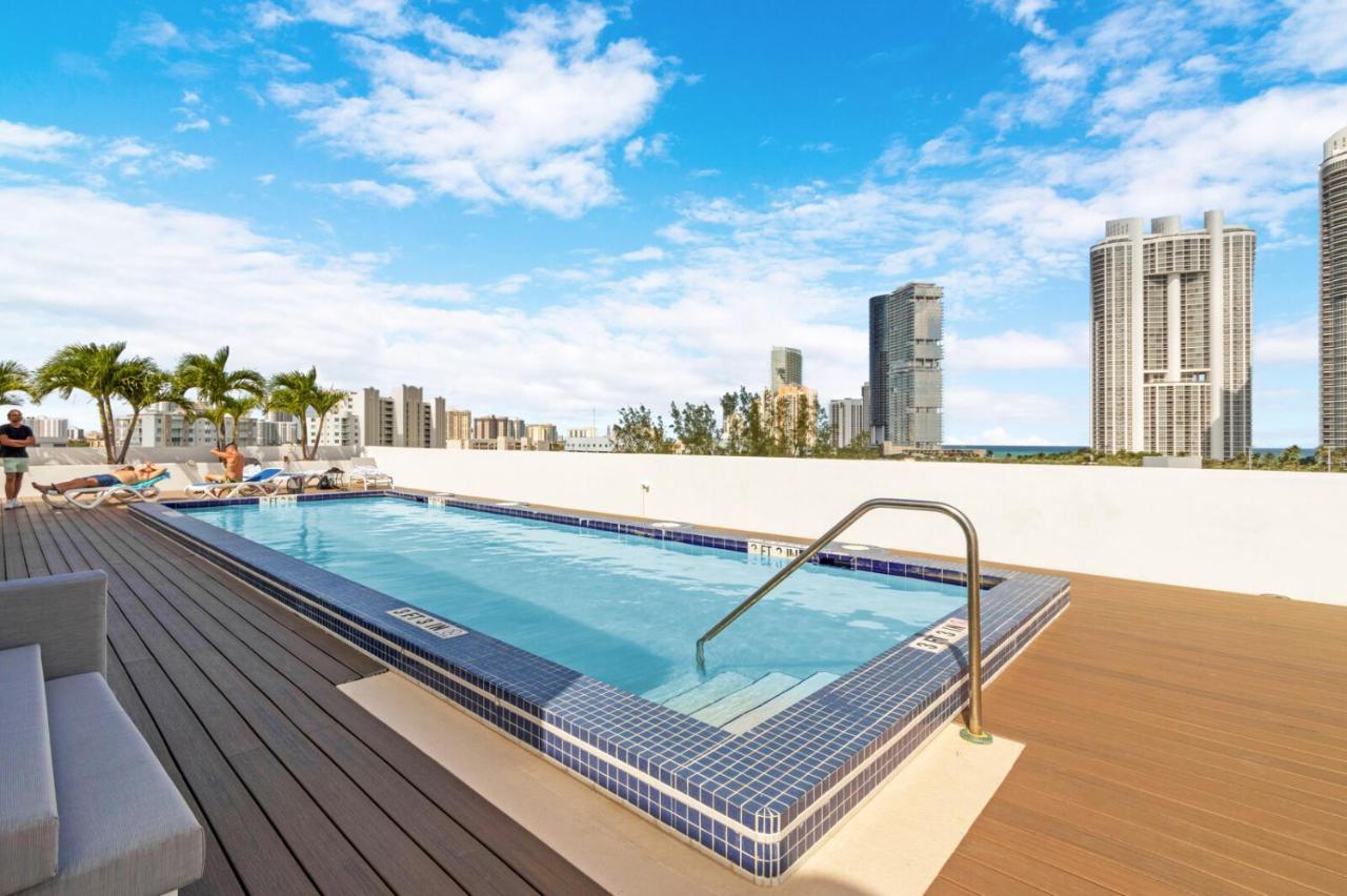 Roami At Sunny Isles Apartment Miami Beach Exterior photo
