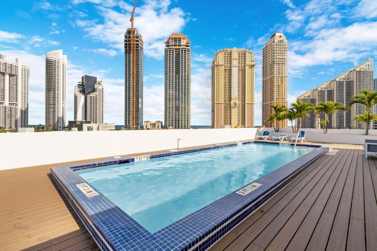Roami At Sunny Isles Apartment Miami Beach Exterior photo